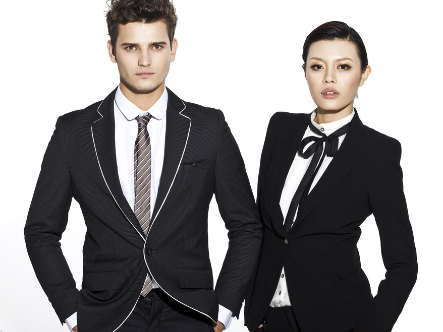 广东酒店应如何正确的选择合适的工作服？