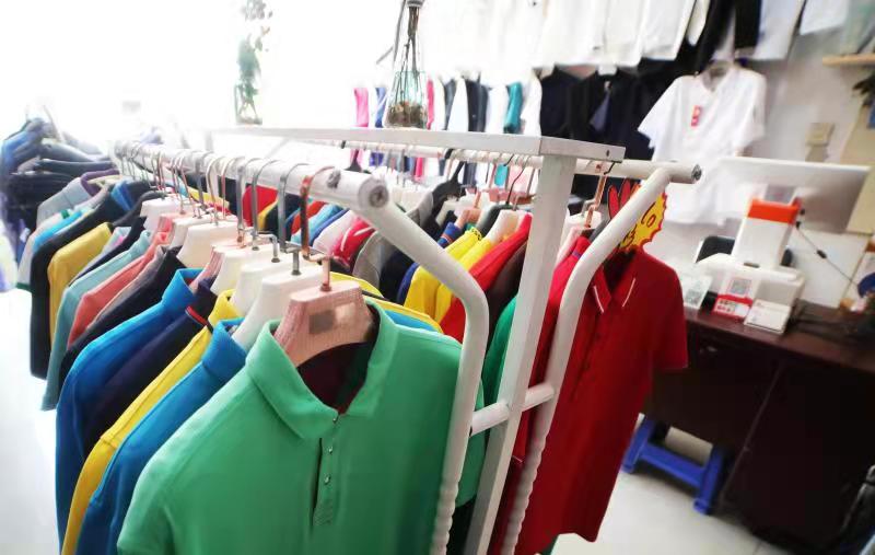 广东夏季工作服定制选择polo衫定制好还是T恤定制好？